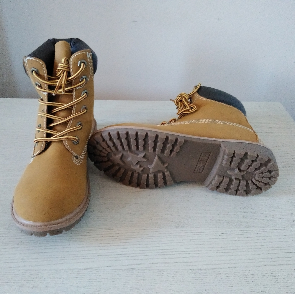 NWOT ESPRIT BOOTS